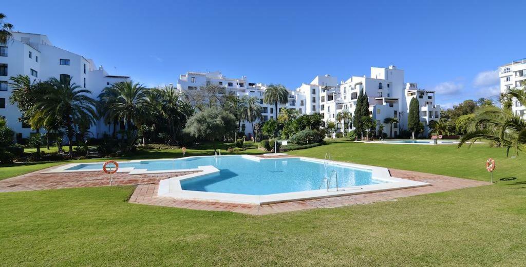 Jardines Del Puerto Apartamento Marbella Exterior foto